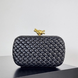 보테가 베네타 놋 클러치